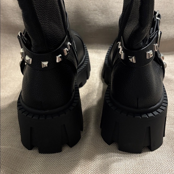 Fashion Nova Rae Platform Boots - Picture 11 of 14